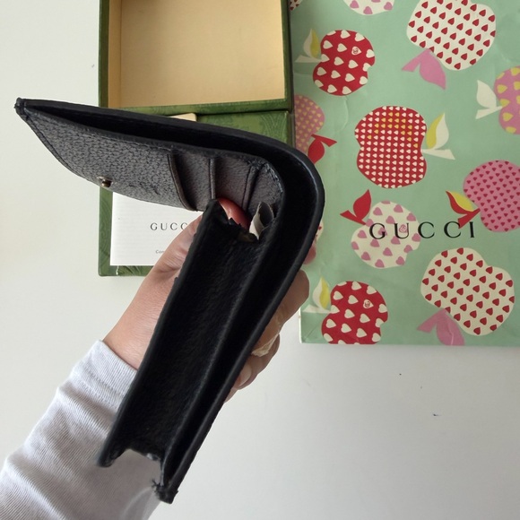 Gucci Black Wallet with Gold Logo and Gift Bag - Picture 8 of 9